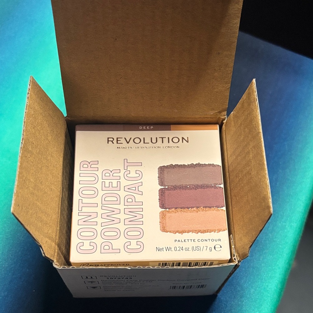 Pack of 3!!! Revolution Contour Powder Compact - Deep Palette